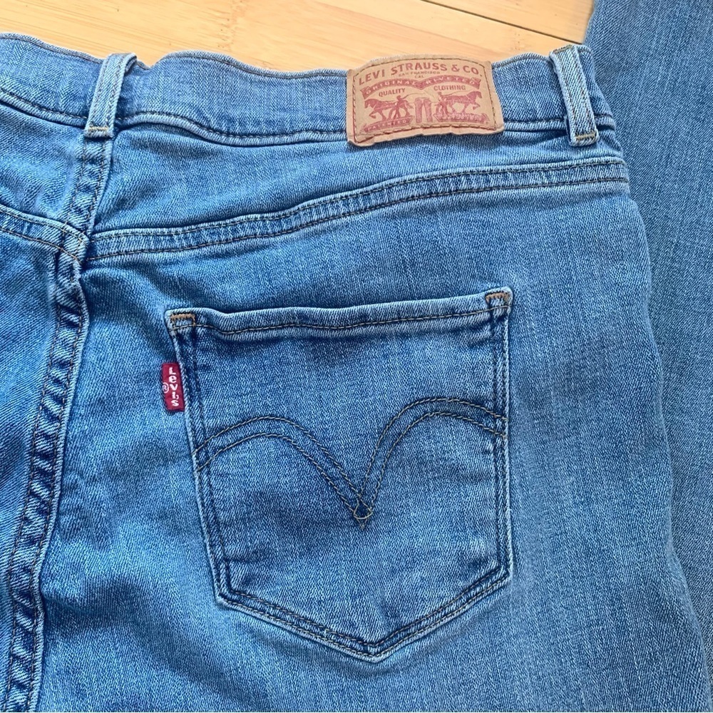 Levi Strauss Classic Bootcut Embroidered Jeans Size 10 - Picture 5 of 11
